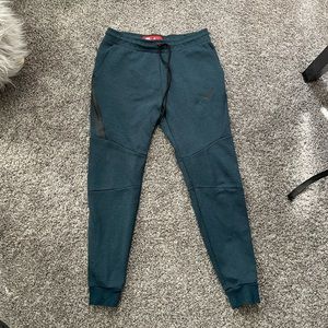 Nike Slim Fit a tech Fleece Joggers - M - great shape